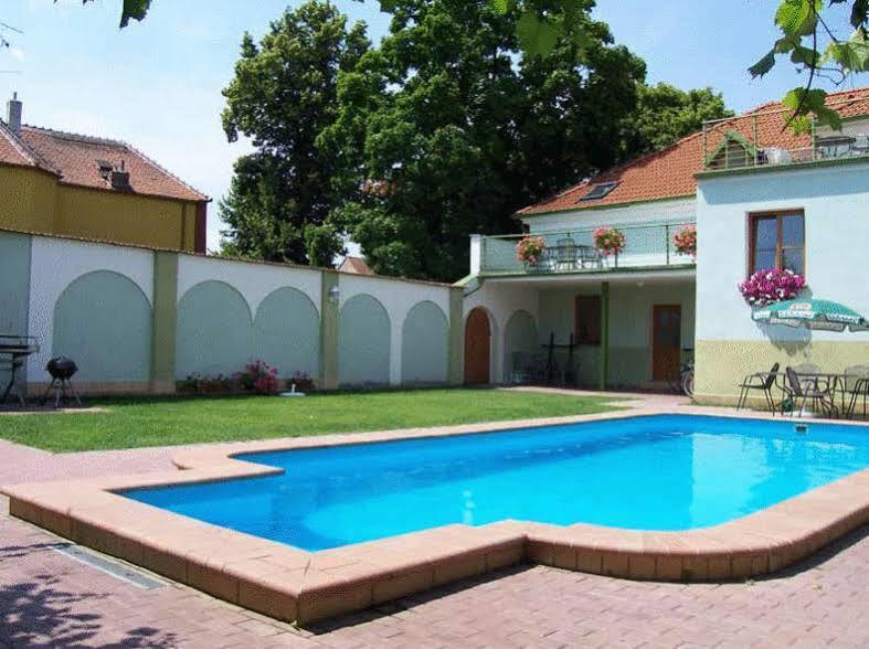Penzion Barina Dolní Dunajovice Exterior foto